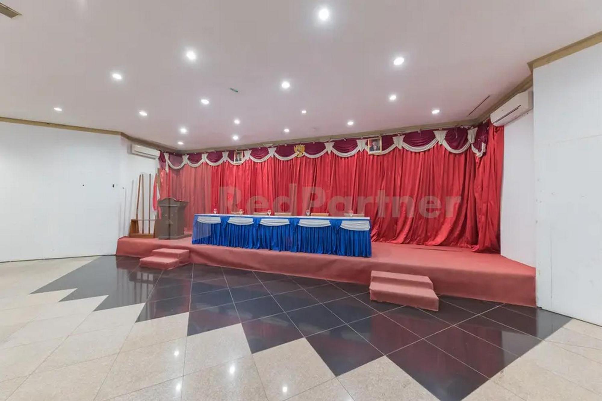 Hotel Ayong Linggarjati Kuningan Mitra Reddoorz Eksteriør billede