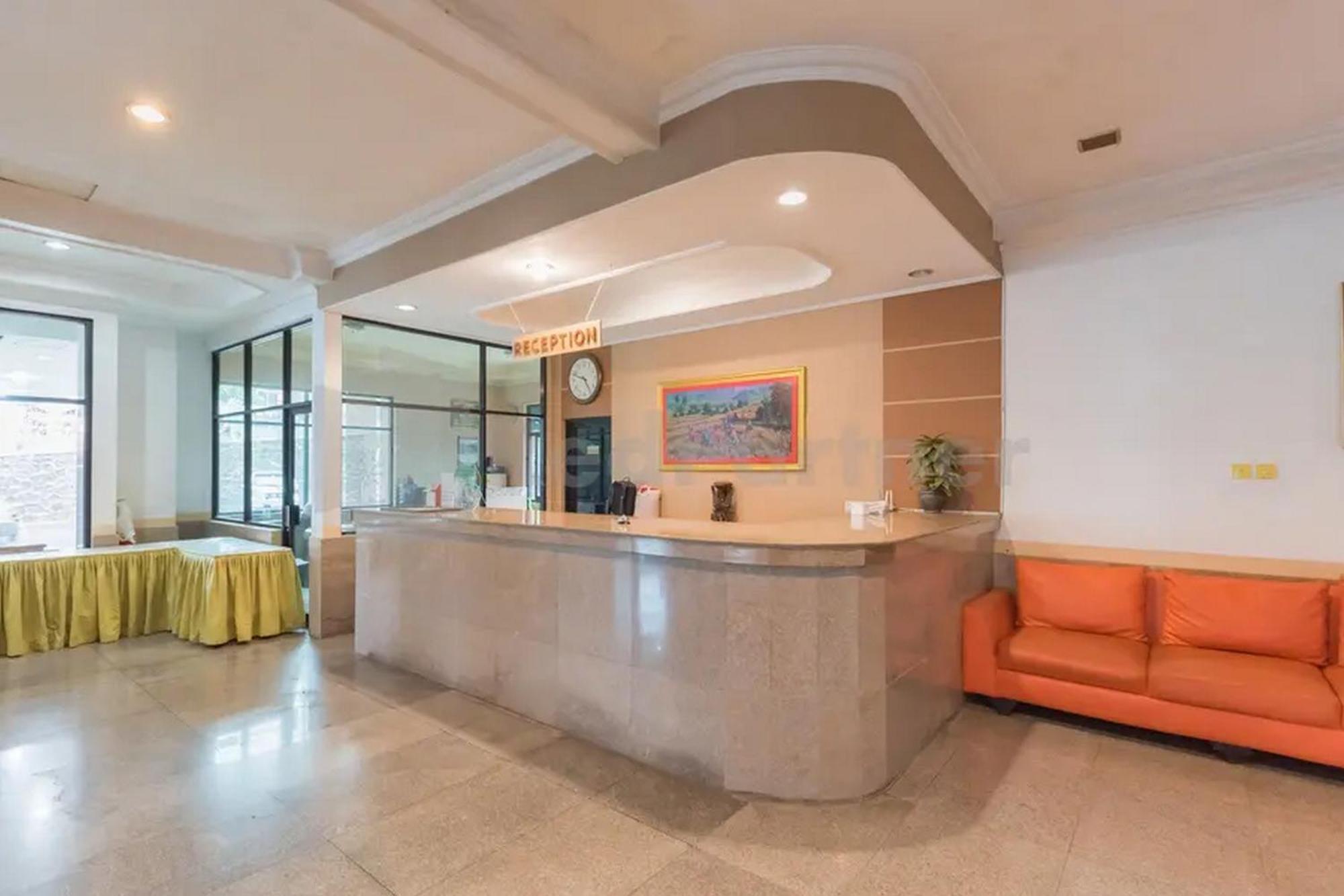 Hotel Ayong Linggarjati Kuningan Mitra Reddoorz Eksteriør billede