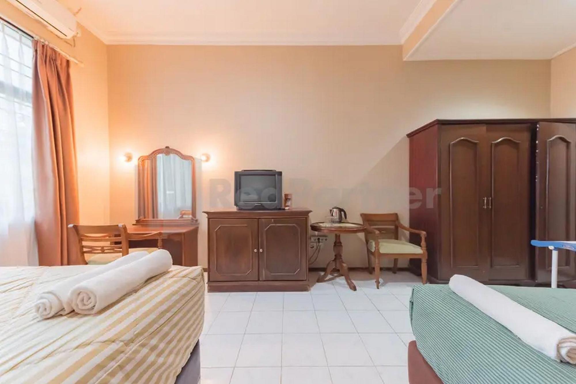 Hotel Ayong Linggarjati Kuningan Mitra Reddoorz Eksteriør billede
