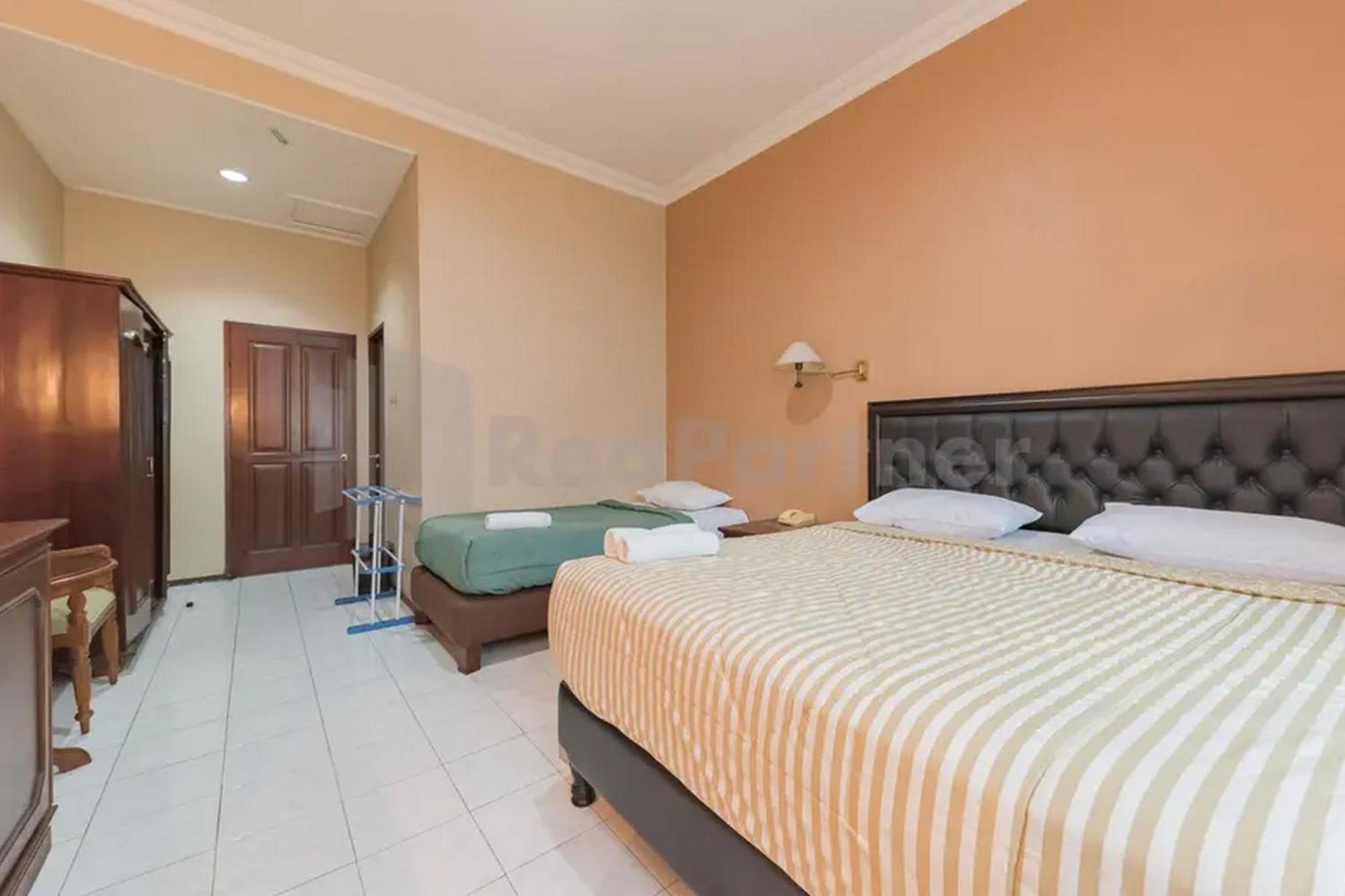 Hotel Ayong Linggarjati Kuningan Mitra Reddoorz Eksteriør billede